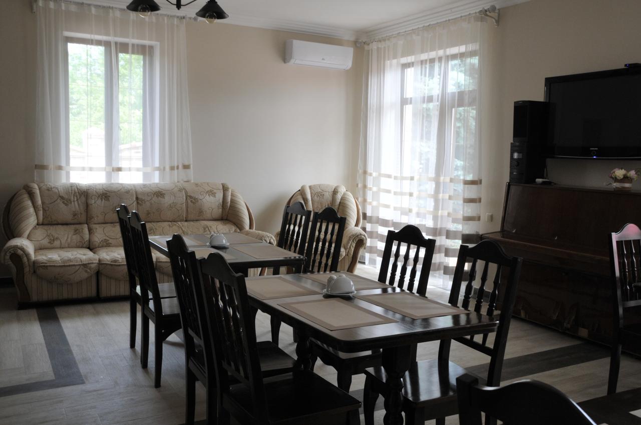 Dom Fedorovyh Hotell Sergejevka Exteriör bild